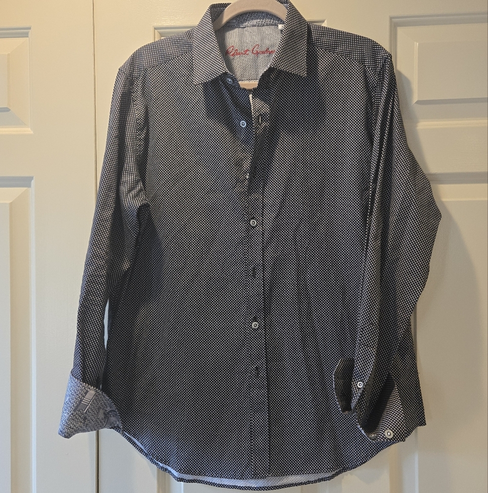 Robert Graham size M